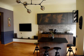 Perfectly Central Apartment 5 min to Old Town & Art Noveau.